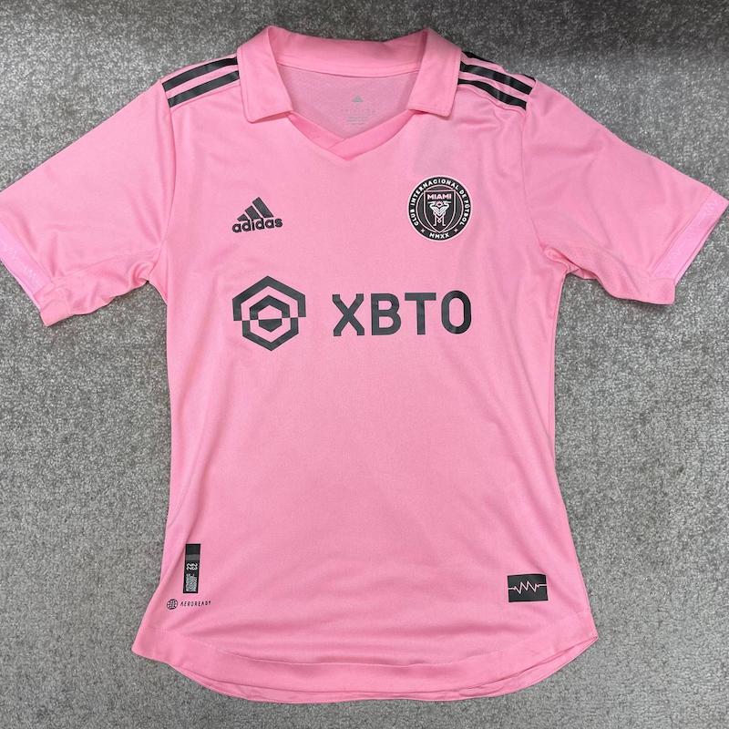 اینترمیامی صورتی