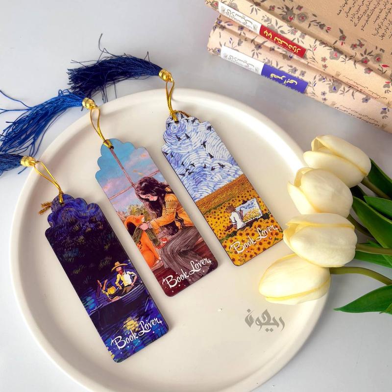 نشانگر کتاب منگوله دار