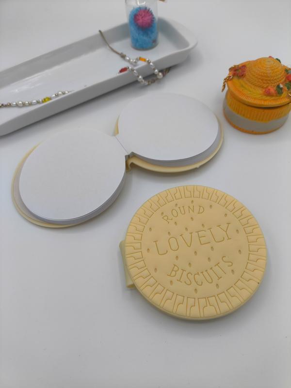 دفترچه بیسکوییتی عطری 