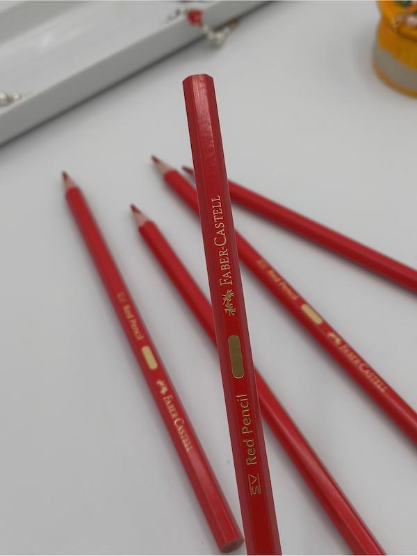 مداد قرمز 