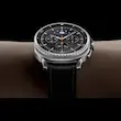 ساعت هوشمند سامسونگ مدل Galaxy Watch 8 Classic قاب 46 میلی‌متری فولاد ضدزنگ با بند چرمی، صفحه نمایش 1.34 اینچ Super AMOLED، مقاومت در برابر آب و خط و خش، سنسورهای سلامت کامل، GPS دو بانده و شارژ بی‌سیم