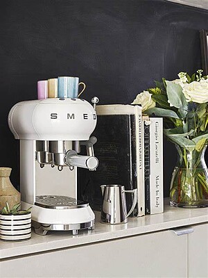 اسپرسوساز اسمگ مدل ECF01WHUK ا Smeg ECF01WHUK espresso maker