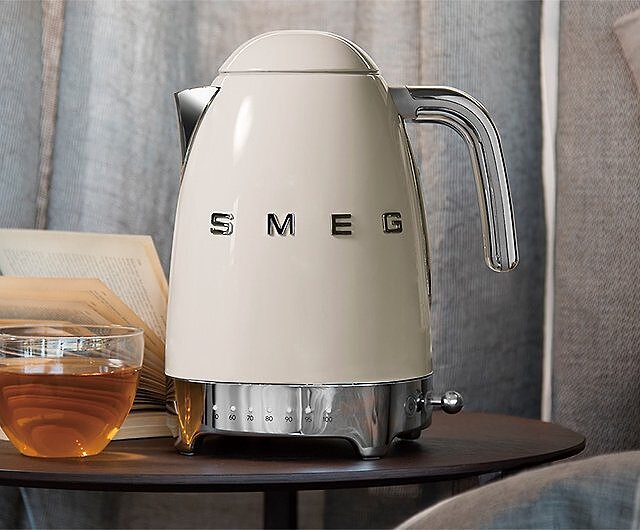 کتری برقی اسمگ مدل SMEG KLF03CRUK ا Smeg KLF03CRUK 50's Style Kettle