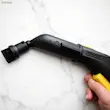 نمای نزدیک از تفنگی بخار کارچر مدل SC3 EasyFix به همراه برس گرد کوچک.