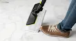 نمایش سیستم تعویض حوله بدون دخالت دست در نازل زمین بخارشوی کارچر SC3 EasyFix.