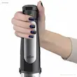 دسته ارگونومیک گوشت کوب برقی براون مدل MQ 7075x که به راحتی در دست قرار می‌گیرد.
