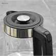 نمای نزدیک درب کتری و کلید روشن/خاموش روی دسته چای ساز گوسونیک مدل GST-766.