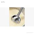 میله گوشت کوب برقی بوش مدل MS6CA4150 در حال مخلوط کردن و پوره کردن سوپ کرمی.
