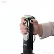 دسته ارگونومیک و دکمه هوشمند گوشت کوب برقی براون مدل MQ 9187XLI در دست کاربر.