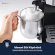 نازل بخار دستی اسپرسو ساز دلونگی مدل BCO431.S در حال تهیه فوم شیر غلیظ برای لاته و کاپوچینو.