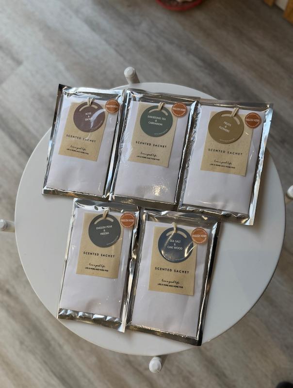 خوشبو کننده کمد کیف لباس ماشین ۳۴۶۱