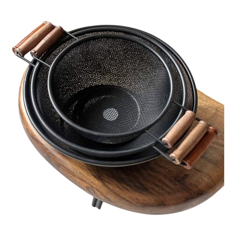 آبکش مشکی دسته چوبی