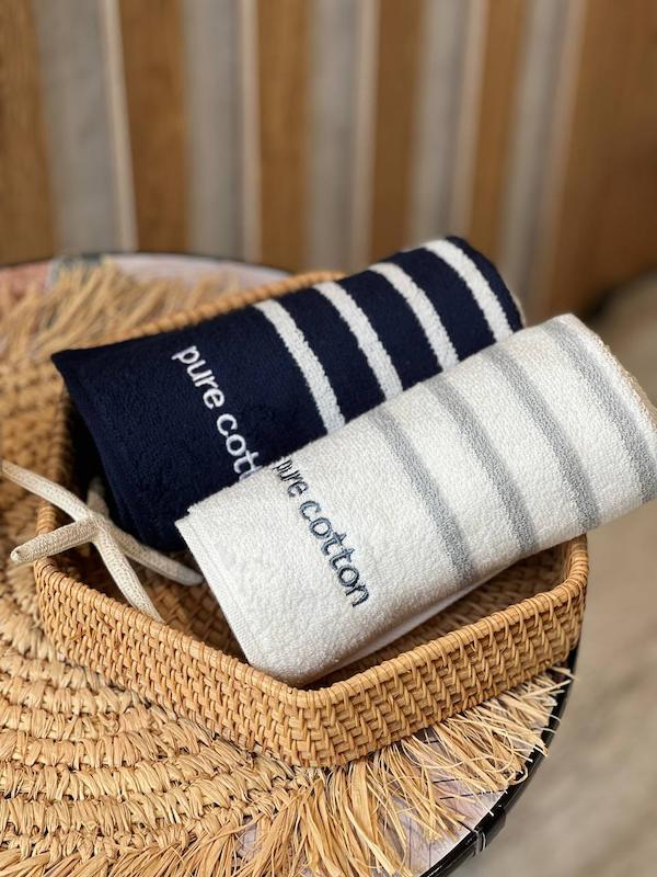 حوله دست و صورت 