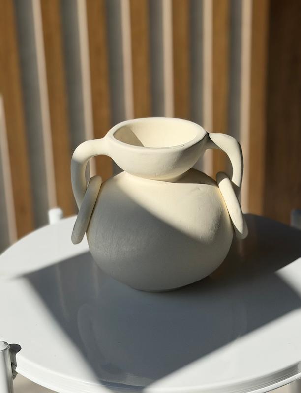 گلدان مینیمال سرامیکی طرح گوشواره - ۹۰۵۲