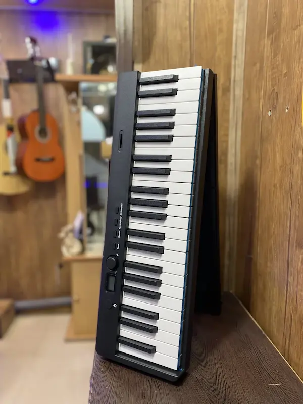 پیانو تاشو bx-20 اورجینال از برند بورا همراه با وسایل