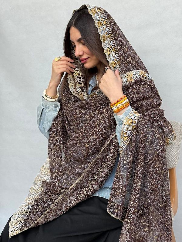 شال قهوه ای پر کار جواهر