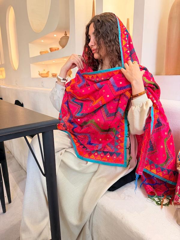 شال هندی تافته سوزن دوزی سرخابی 118