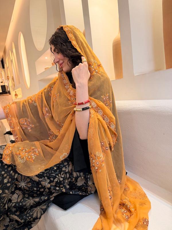 شال هندی نارنجی کم رنگ گلدوزی 126