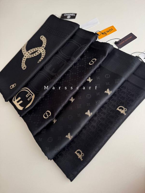 شال مشکی طلاکوب