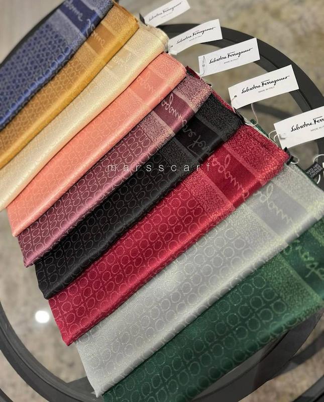 شال فرگامو لمه دار