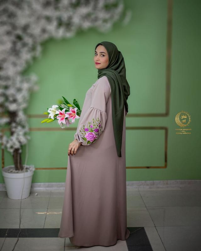 عبای زیبای نیلوفر 