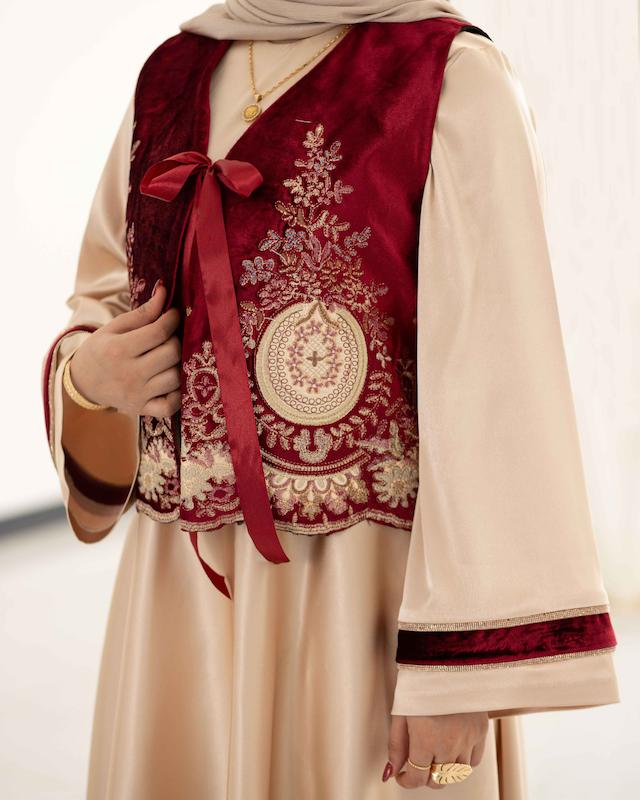 جلیقه و سارافون ملکه