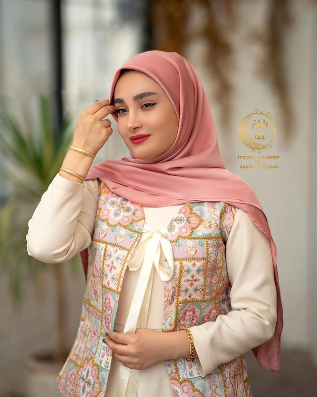 جلیقه و سارافون ملکه