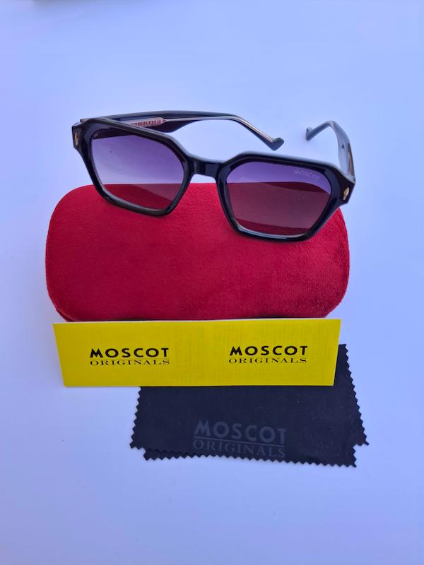 عینک ترند موسکات 2025