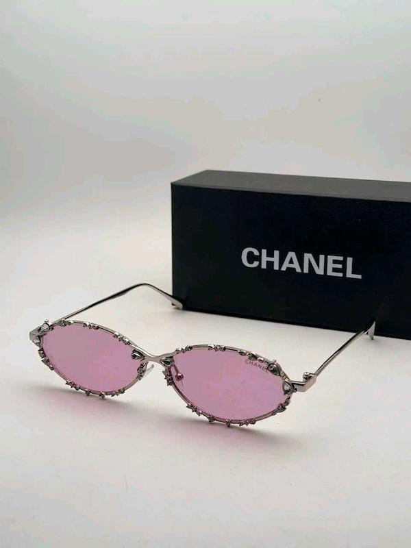عینک chanel مدل نگینی کیفیت مستر کوالیتی به همراه کاور و دستمال اشانتیون 