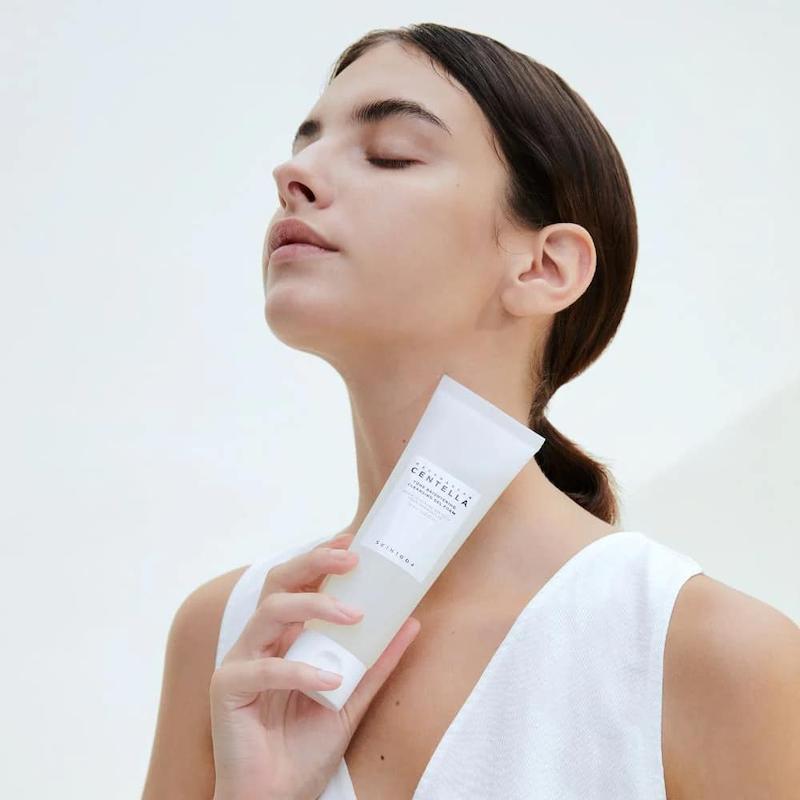 ژل شستشو روشن‌کننده سنتلا ماداگاسکار Skin1004 (Madagascar Centella Tone Brightening Cleansing Gel Foam)