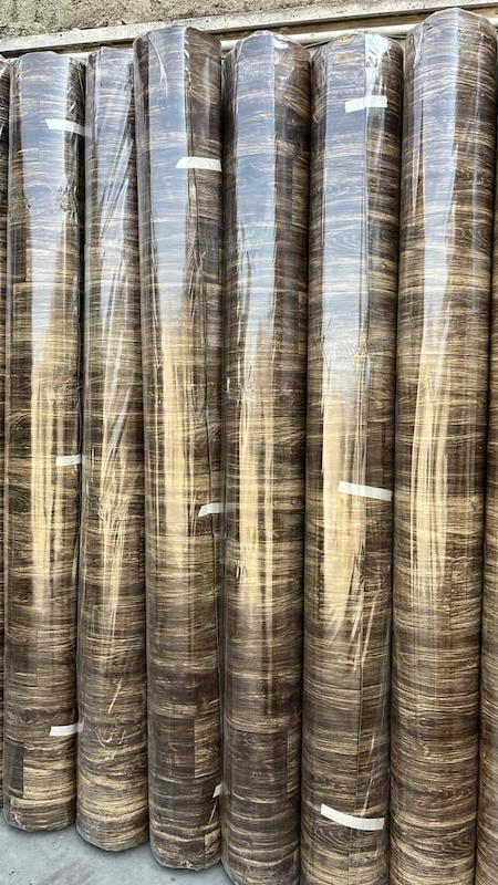 کفپوش رولی پشت موکتی (نمدی) روکش دار pvc  مناسب فضای مسکونی و کم تردد