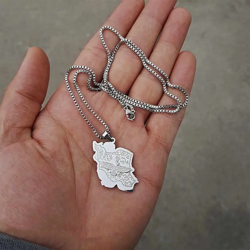 گردنبند طرح نقشه ایران 