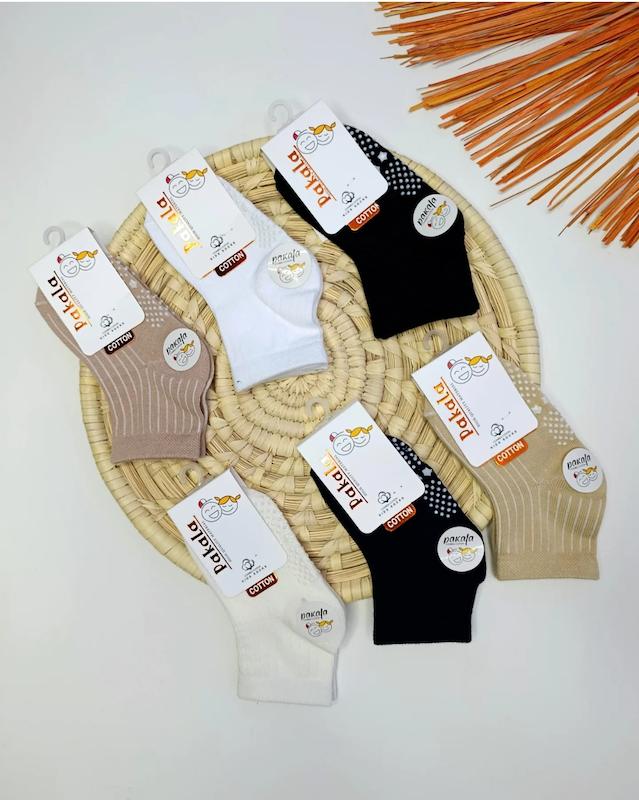 جوراب بچگانه 