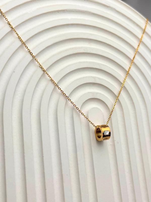 گردنبند حلقه نگین‌دار طلایی