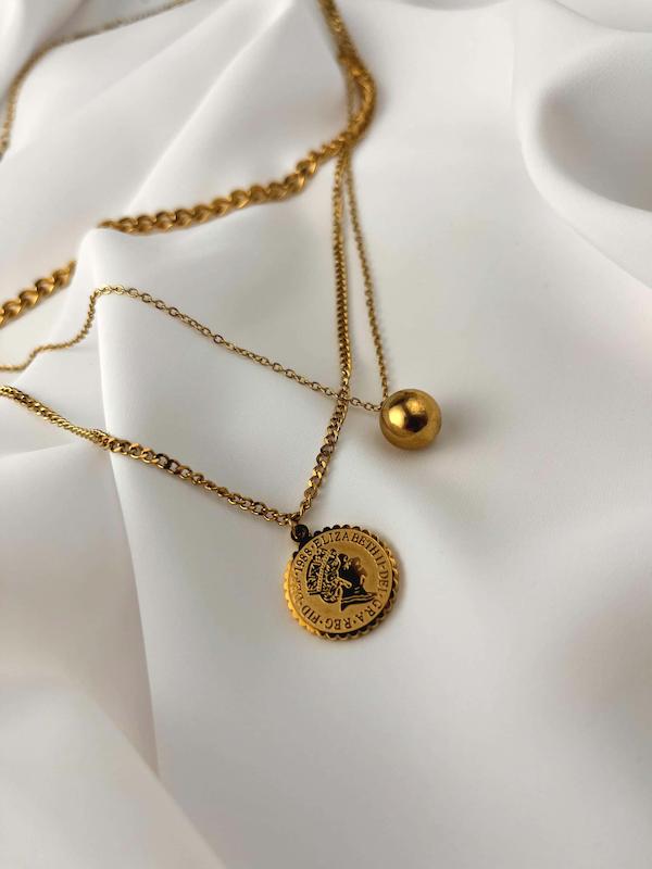 گردنبند لوکس سه زنجیره با پلاک سکه‌ای الیزابت