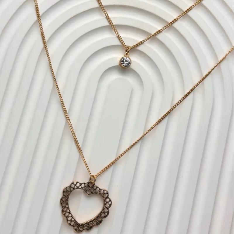 گردنبند دولاین با آویز قلب سیه‌قلم و نگین تک‌سنگ – مدل «قلب وینتیج»