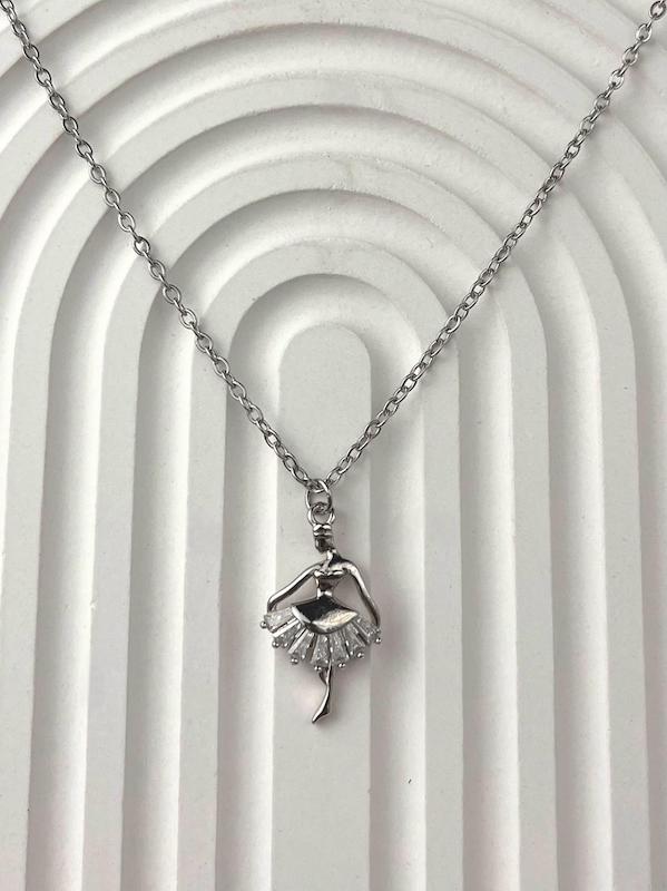 گردنبند بالرین نگین‌کاری – ظرافت رقص در یک نگاه