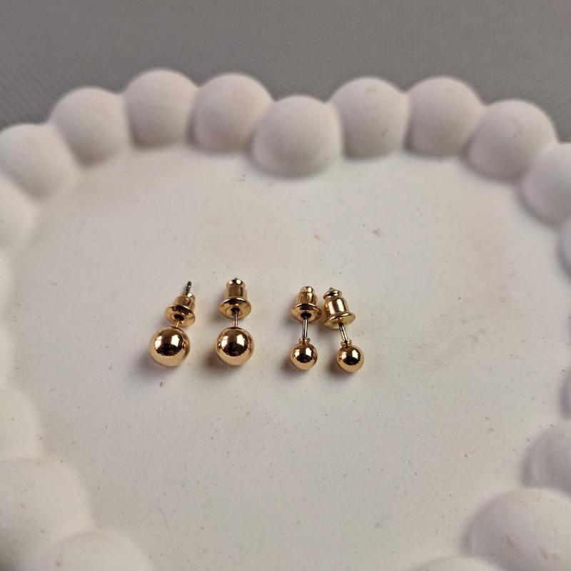 ست گوشواره میخی طلایی مینیمال (۲ جفت) – ساده، شیک و همیشه‌پرکاربرد