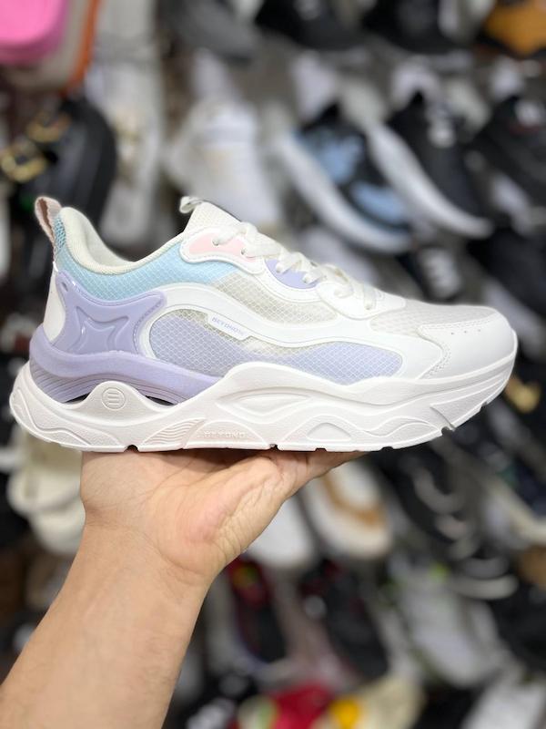 کفش زنانه ۳۶۱ درجه کفش اورجینال زنانه ۳۶۱ درجه