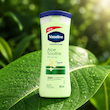 لوسیون بدن آبرسان وازلین Aloe Sooth body lotion Vaseline