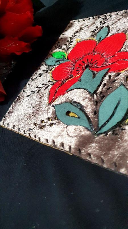 رومیزی مخمل سوخته کاری ترکیبی ، قاب مخمل سوخته کاری ۱۸ در ۱۸ طرح بهشت۱  دارای آستر   برندینگ  صادراتی  ۲۱۵۰۰۰