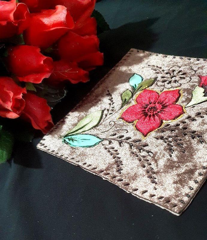 .  .  رومیزی مخمل سوخته کاری ترکیبی ، قاب مخمل سوخته کاری ۱۸ در ۱۸ طرح بهشت ۵