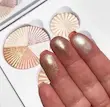 fhtj هایلایتر لوکس Glow Up با فناوری Liquid-To-Baked برند افرا روی پوست