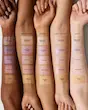 افت هایلایتر دایموند بامب با جلوه الماسی روی پوست برند FENTY BEAUTY - رنگ ها روی پوست