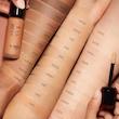 کرم پودر دوکاره کیکو Silky Glow Foundation & Concealer با پوشش قابل تنظیم - نمای رنگ بندی پوست