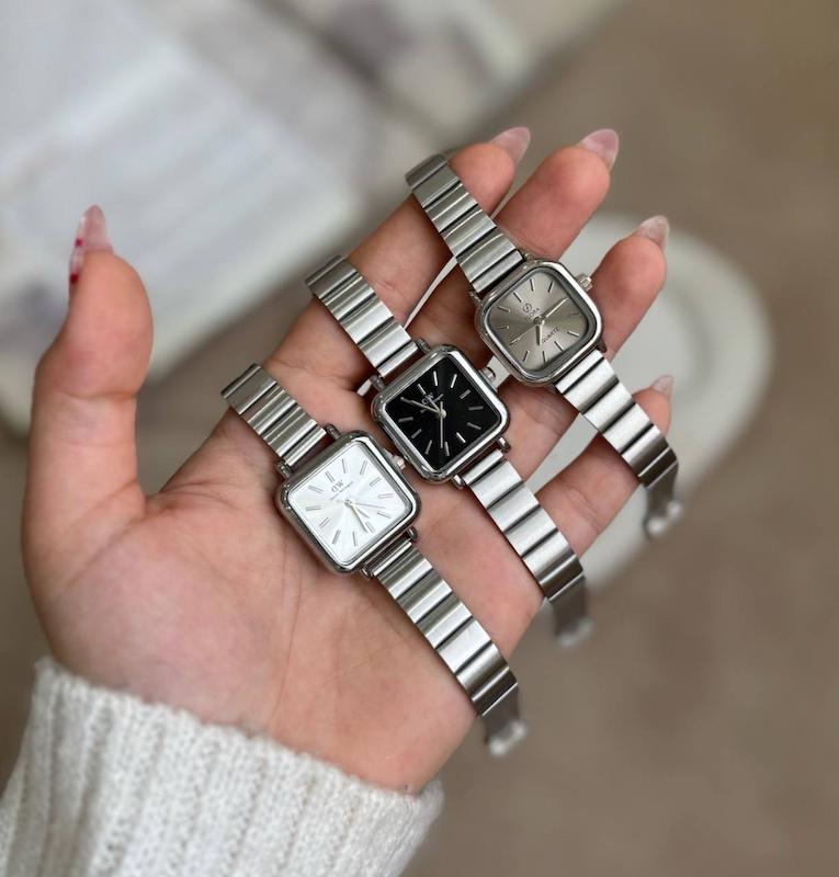 ساعت صفحه مربع