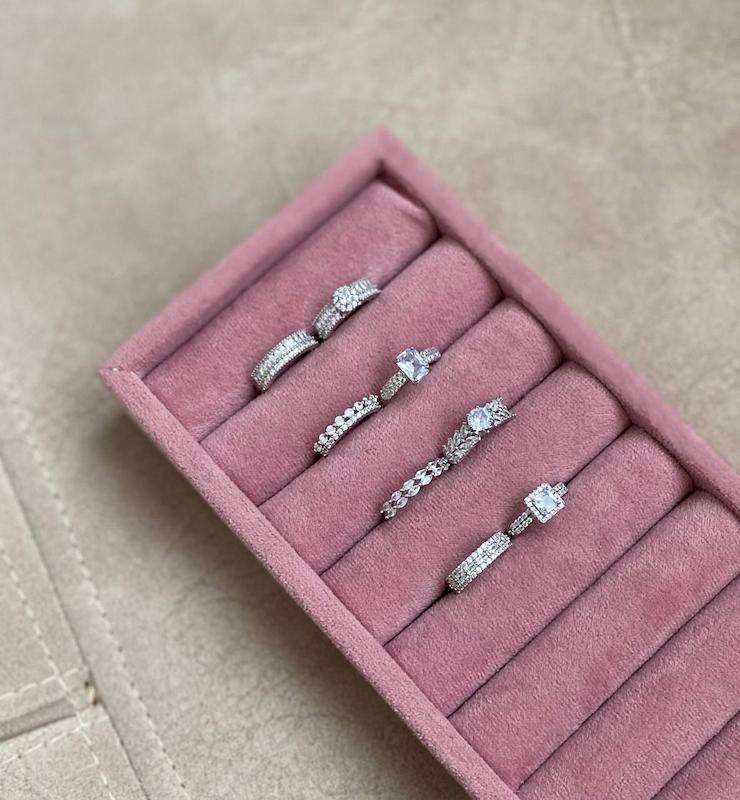 انگشتر ‌پشت حلقه