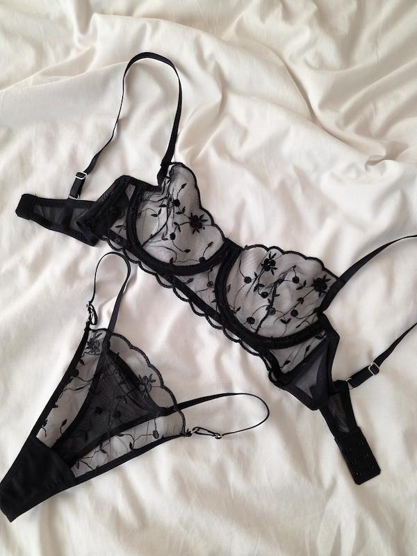 ست سوتین شورت شکوفه ریز