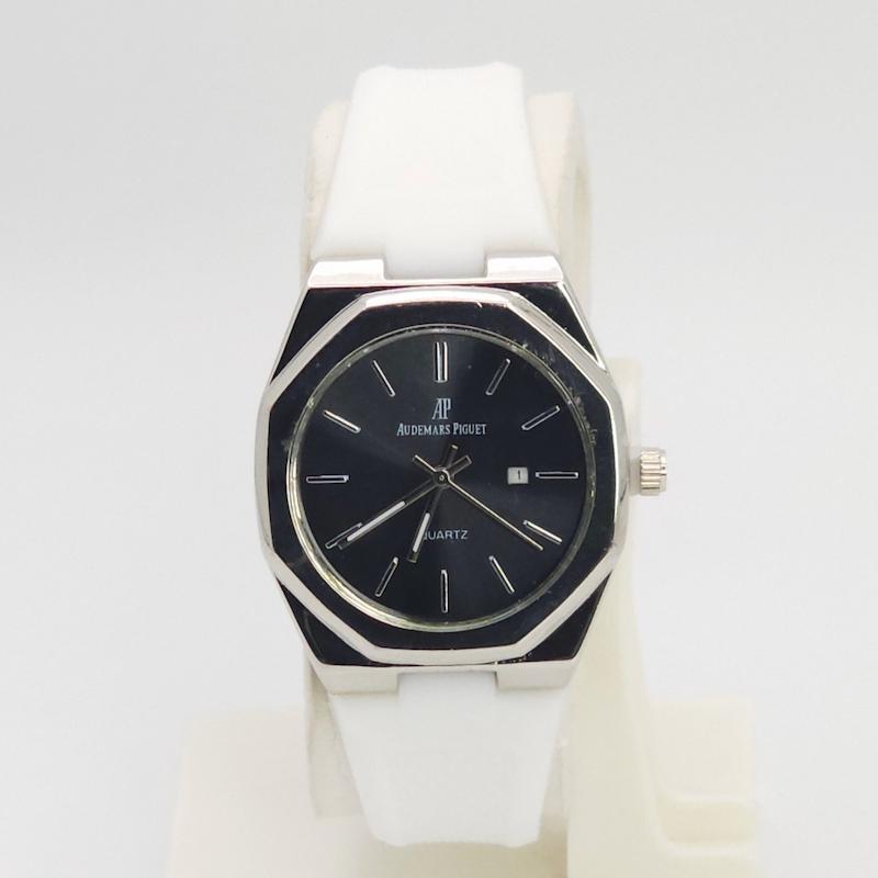 ساعت مچی زنانه اودمار پیگه 5760 Audemars Piguet با موتور کوارتز و بند سیلیکونی کد 4853