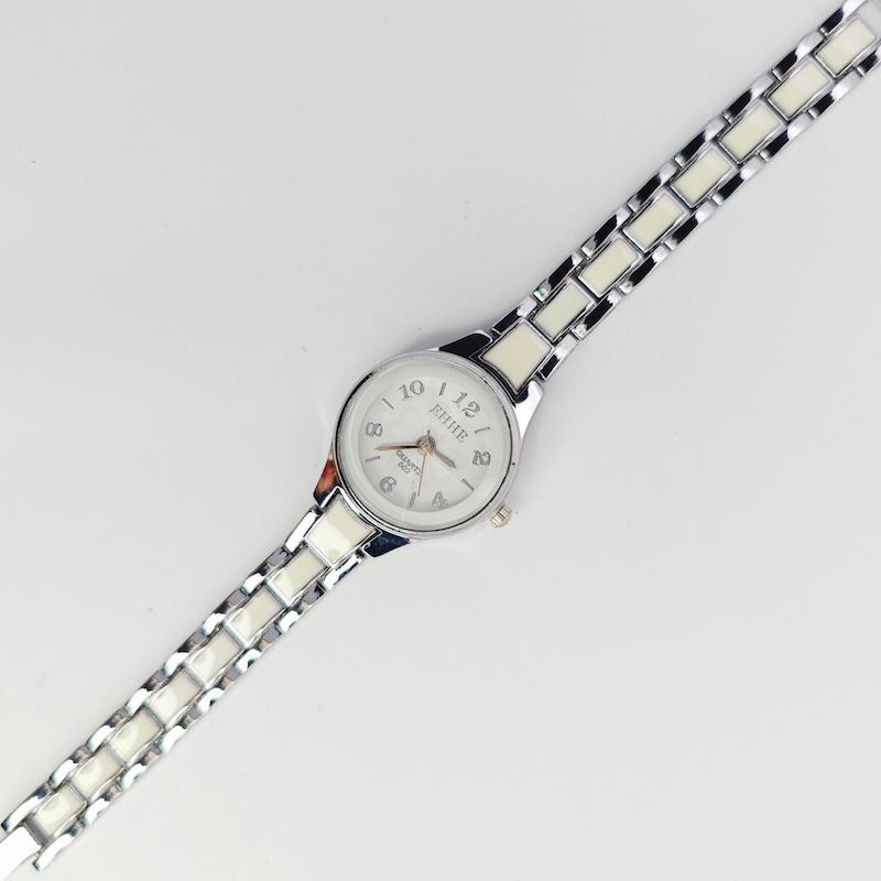 ساعت مچی زنانه مجلسی EHHE نگین دار با موتور کوارتز کد 1220